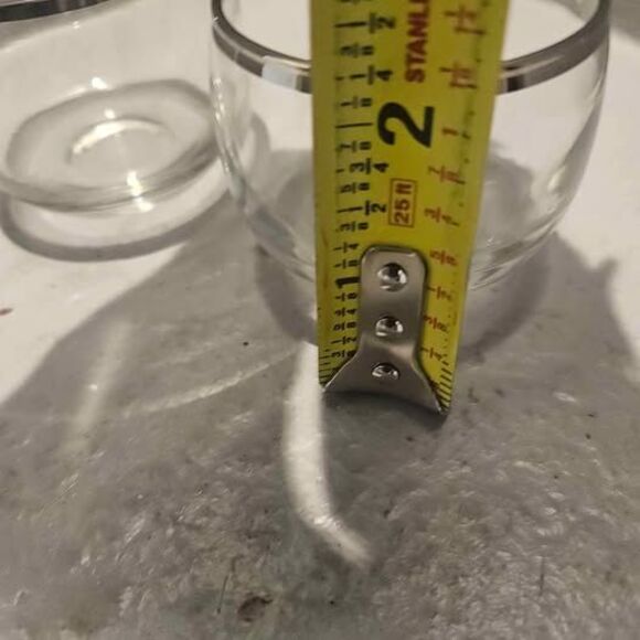 Set of 2 Dorothy Thorpe Thin Silver Band Roly Poly Glasses - Picture 3 of 5